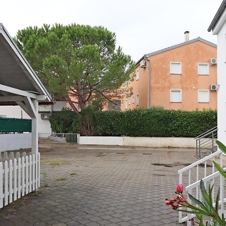 Apartments With A Parking Space Vantacici, Krk - 18476 Malinska Buitenkant foto