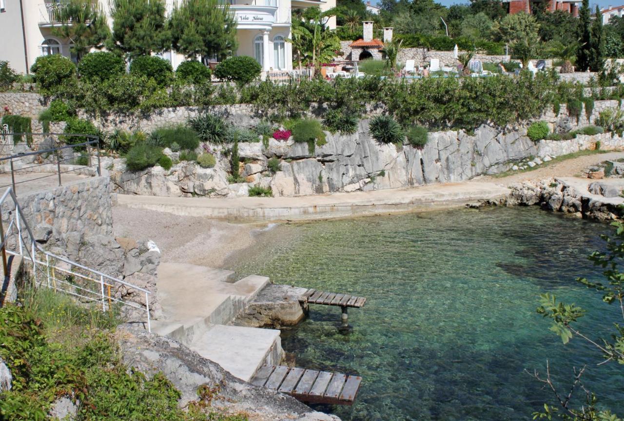 Apartments With A Parking Space Vantacici, Krk - 18476 Malinska Buitenkant foto
